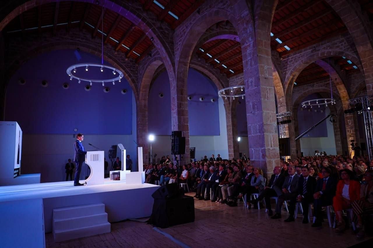 El president de la Generalitat, Salvador Illa, ofereix la conferència 'El futur és aquí' al Museu Marítim de Barcelona