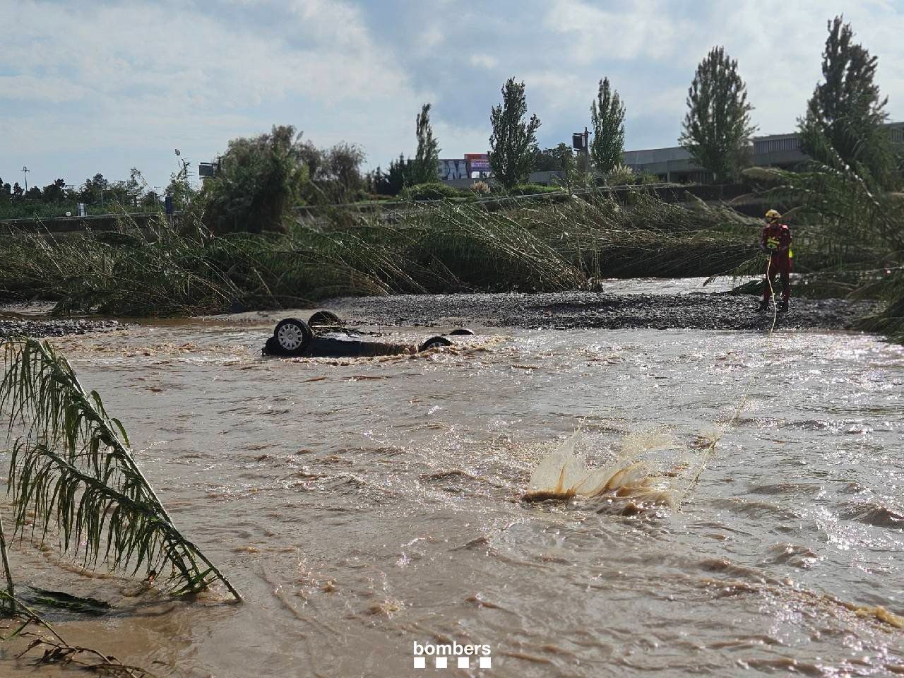 Coche encontrado en el río Besòs