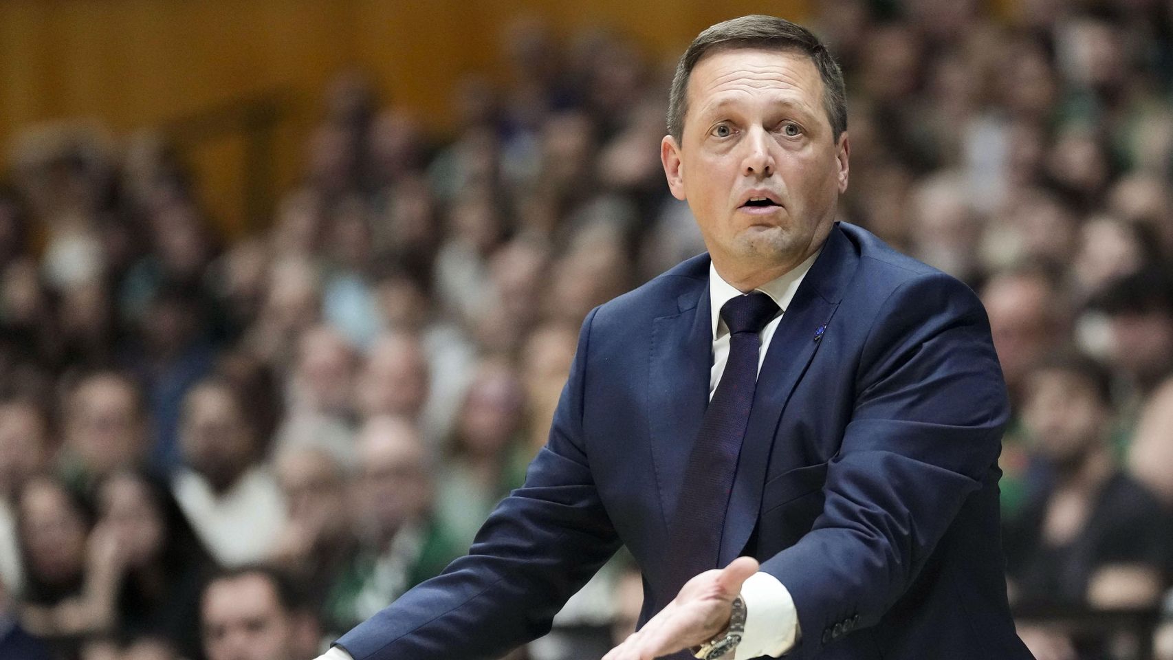 Aleksander Sekulic gesticula en el Joventut de Badalona-Barça de basket