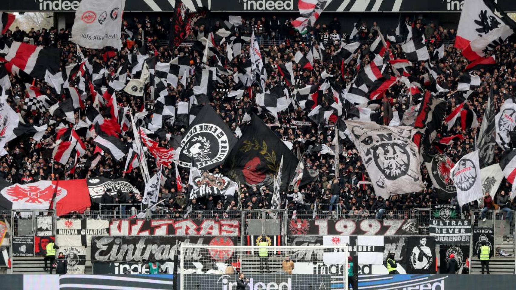 Aficionados del Eintracht en Deutsche Bank Park / REDES
