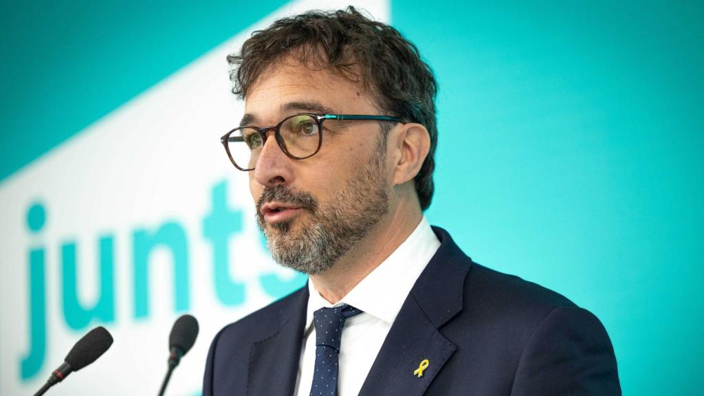 El portavoz de Junts, Josep Rius, en una rueda de prensa del partido