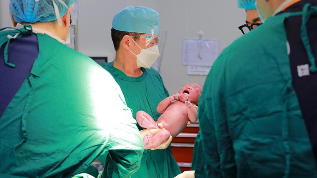 La natalidad sigue bajando en Cataluña