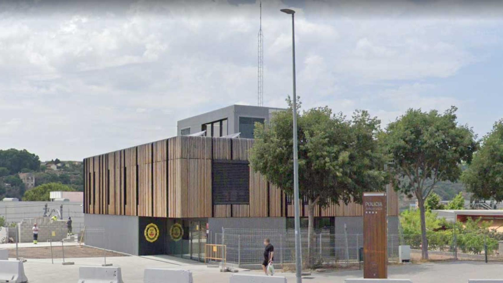 Comisaría de la Policía Local de Olesa a la que pertenecen los agentes que denuncian represalias / GOOGLE STREET VIEW