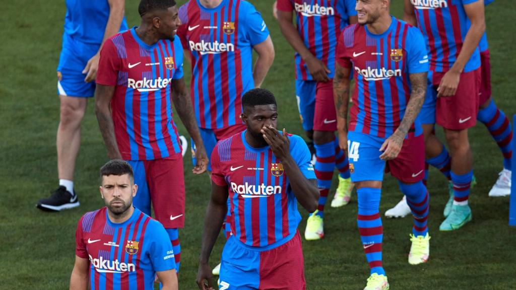 Jordi Alba, Samuel Umtiti y Coutinho, durante la presentación del equipo en el trofeo Joan Gamper / EFE