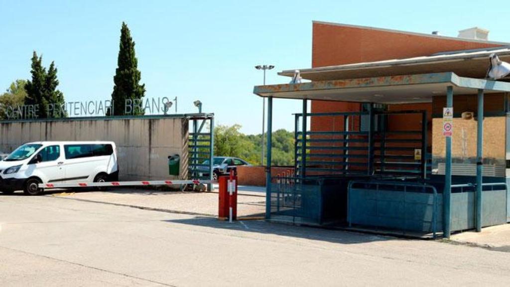 Entrada a Can Brians, prisión de la que ha dimitido Joan Font, su director / CG