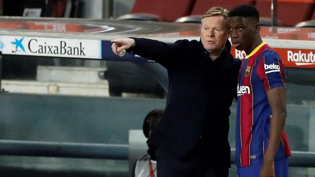 Koeman dando órdenes a Ilaix Moriba
