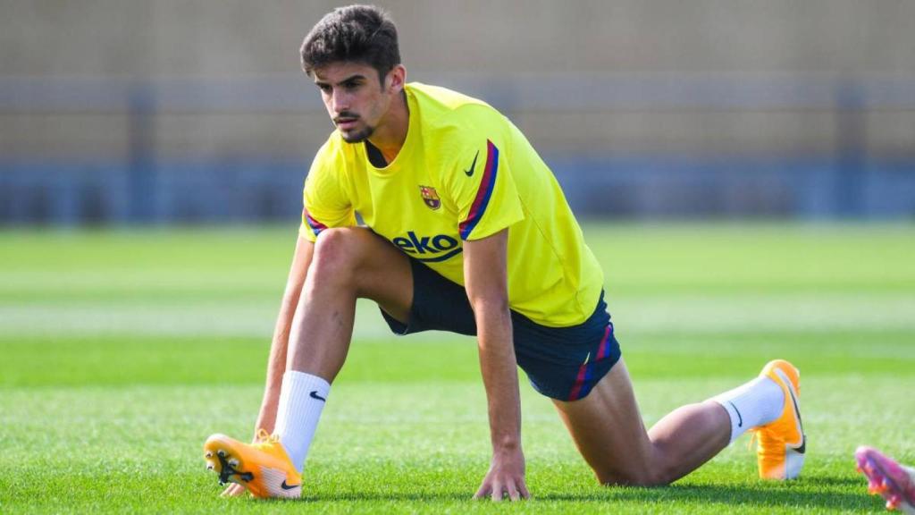 Trincao, en un entrenamiento con el Barça