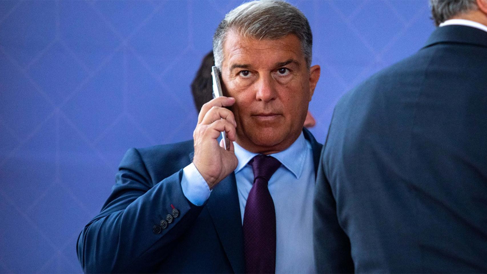 Joan Laporta, cazado mientras habla por teléfono / REDES