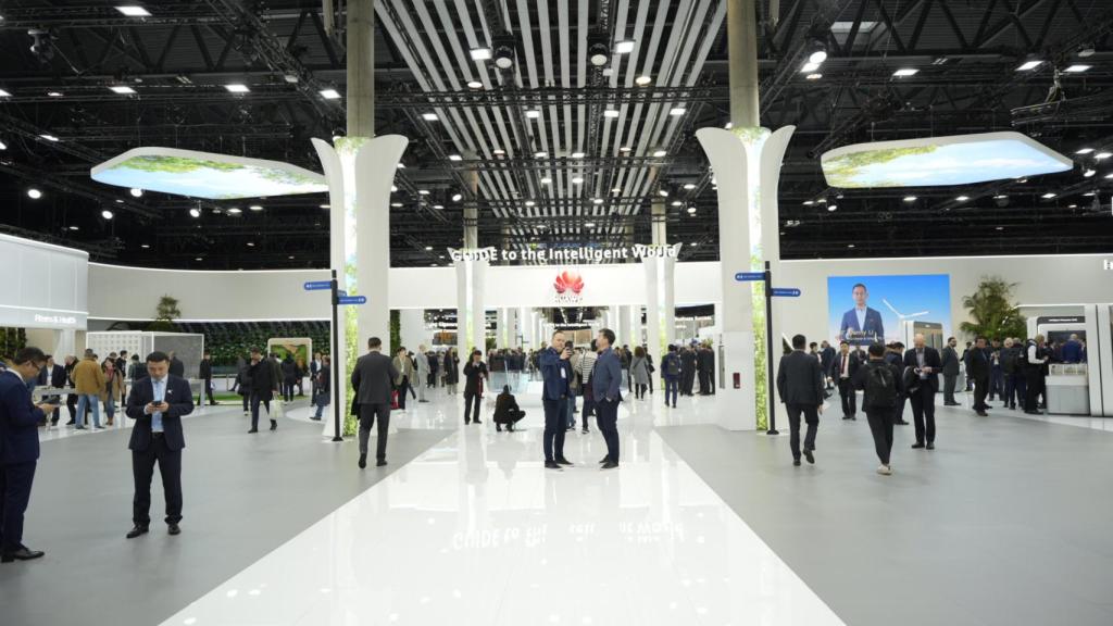 Segundo día en el MWC Barcelona / LUIS MIGUEL AÑÓN (CG)