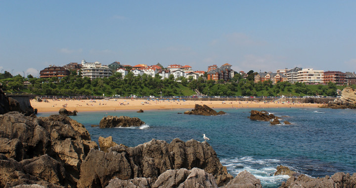 Imagen de la costa santanderina con la ciudad al fondo / FLICKR