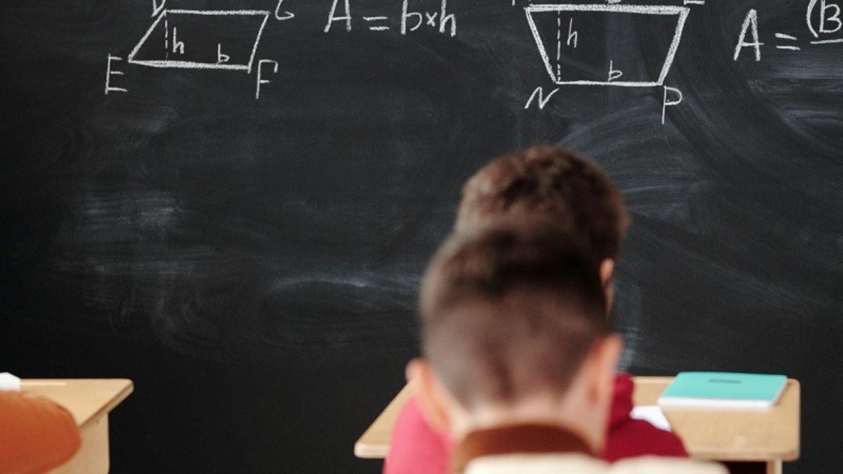 Alumnos asisten a clase en un centro escolar / EP