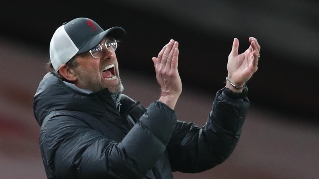 Klopp en la banda en el partido del Liverpool contra el Arsenal / EFE