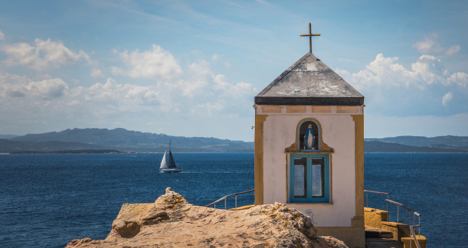 La Capilla de la Madonnetta y Cala Francese, ern La Maddalena / PIXABAY