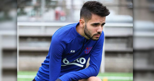 Alain Nicolas con la equipación del F. C. Barcelona / FACEBOOK