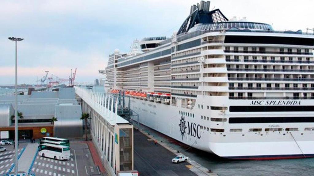 Un crucero de MSC en el Puerto de Barcelona / MSC
