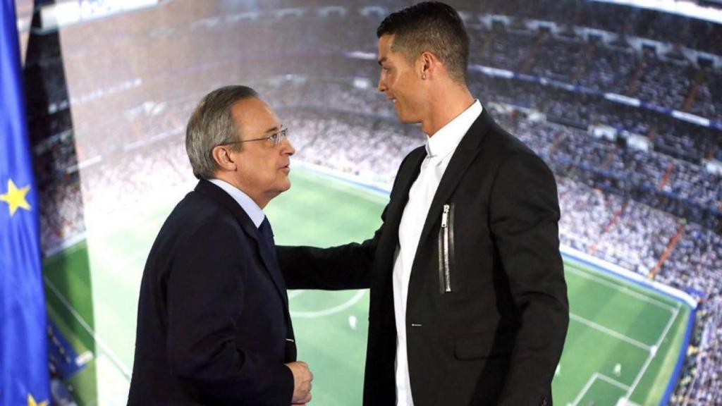 Una foto de archivo de Cristiano Ronaldo y Florentino Pérez