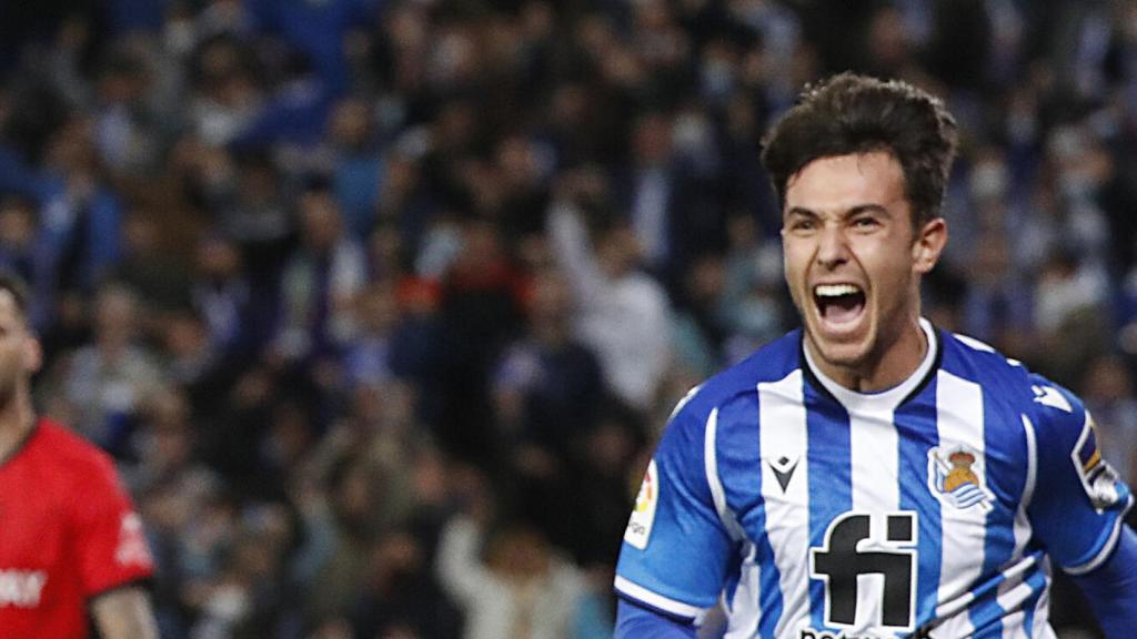 Martin Zubimendi celebra un gol con la Real Sociedad