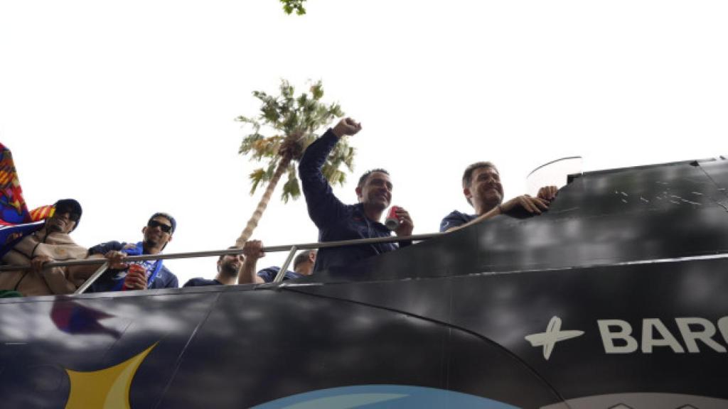 Xavi, con una cervecita en la rúa de la Liga / CULEMANIA - Luis Miguel Añón