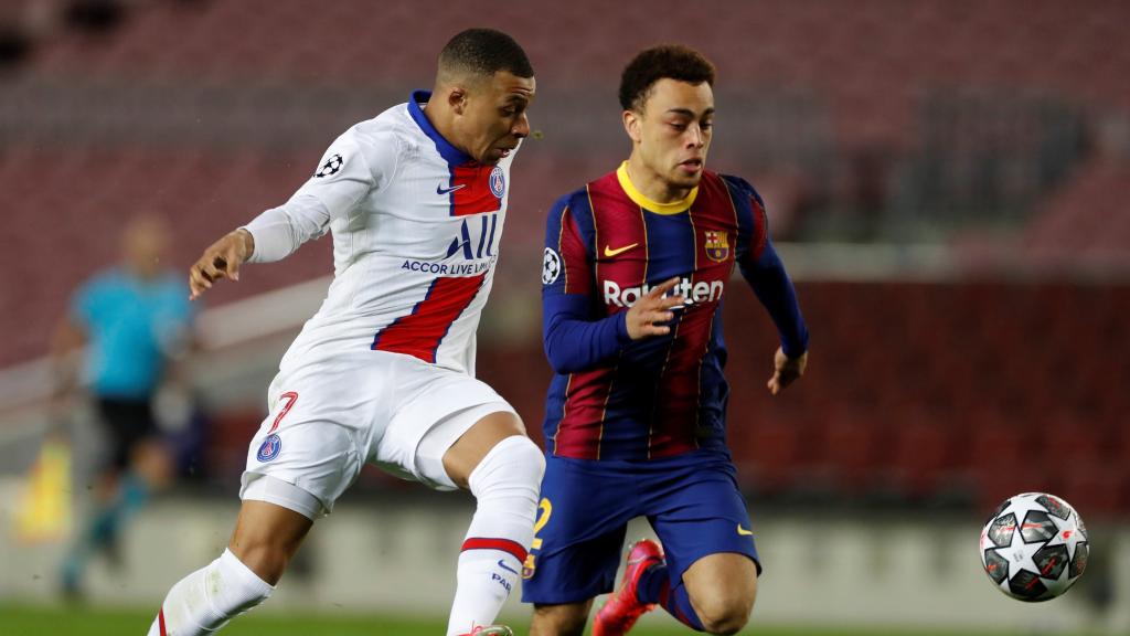 Dest, en una acción contra el PSG