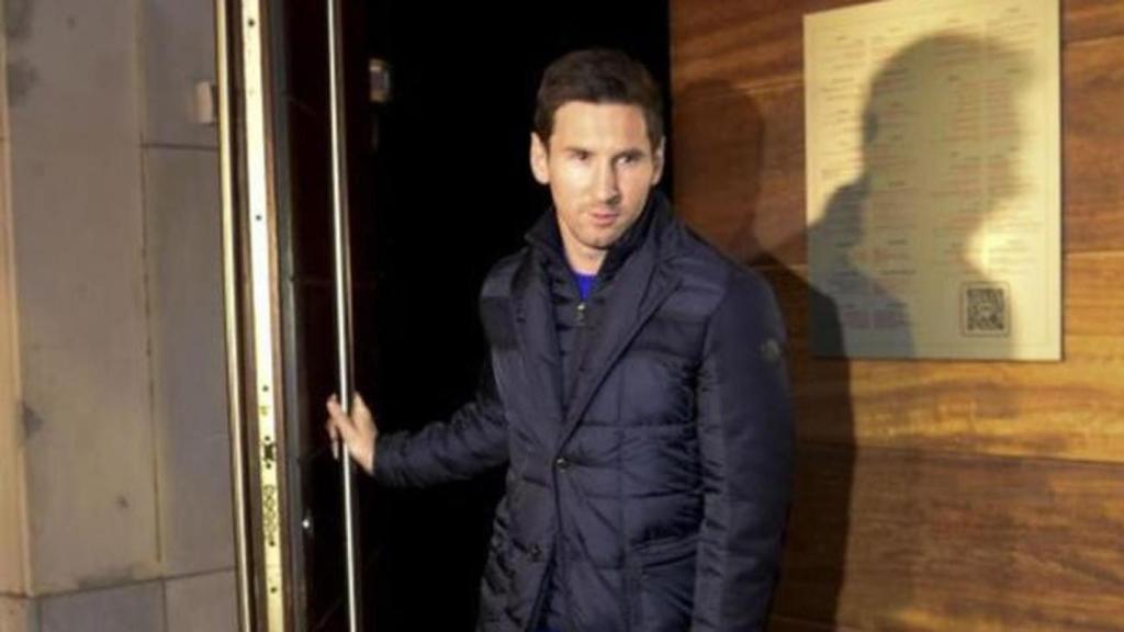 Leo Messi cena con Xavi Hernández en el Sushi 99