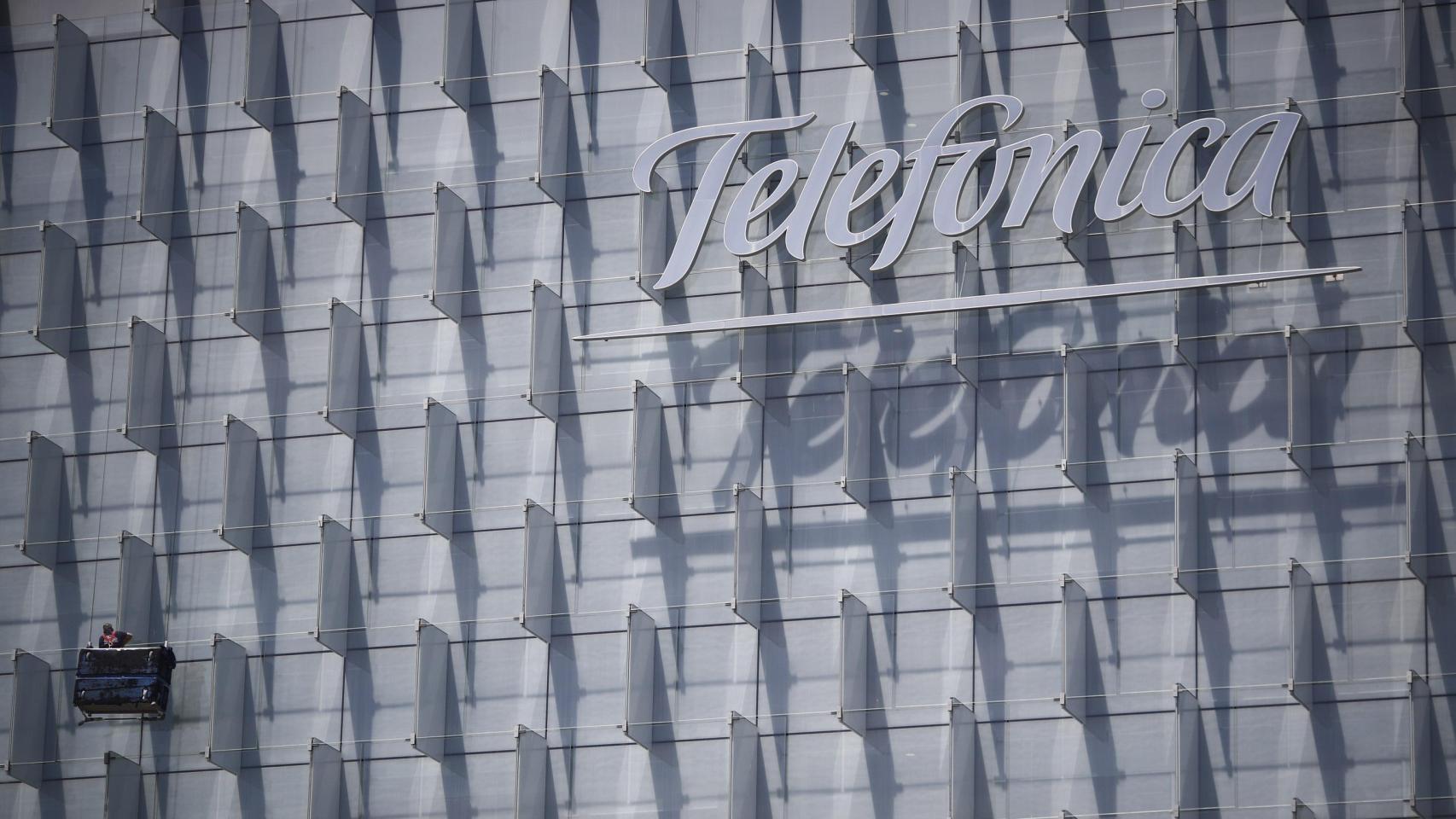 Logo de Telefónica en la sede de Madrid / EP
