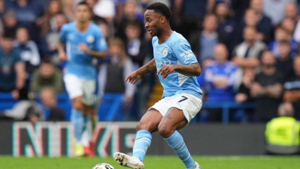 Sterling en una acción con el City / Redes