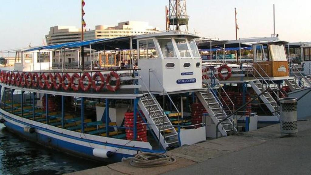 Golondrina atracada en el puerto de Barcelona / WP