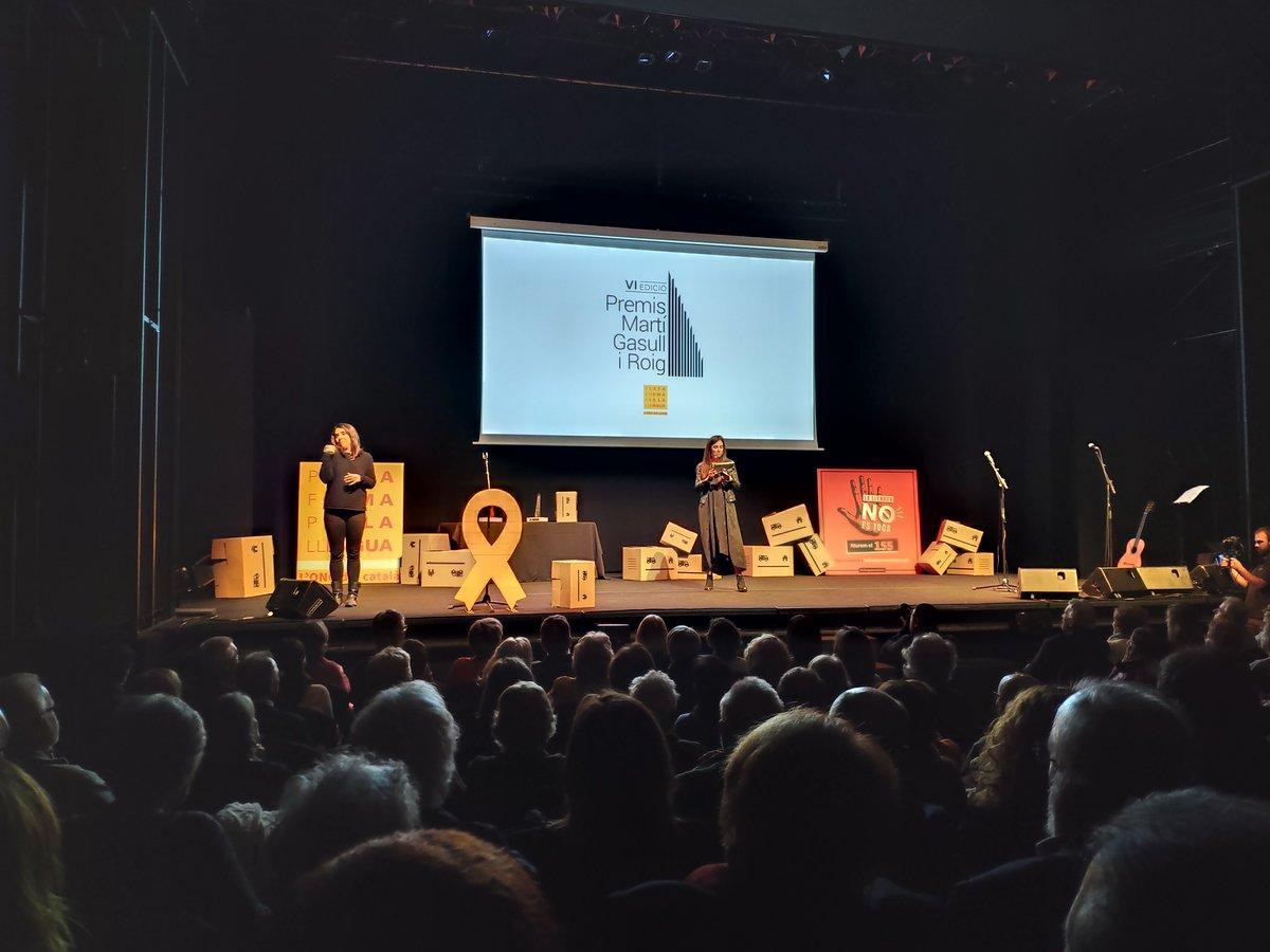 Laura Rosel, presentando el acto / @rogertorrents