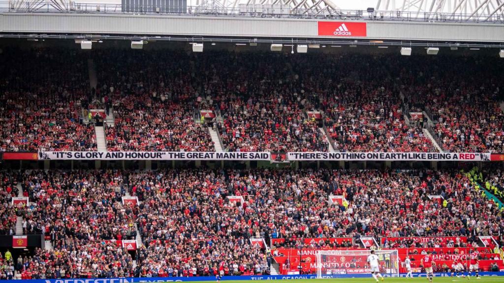Panorámica de un fondo de Old Trafford, el teatro de los sueños del Manchester United