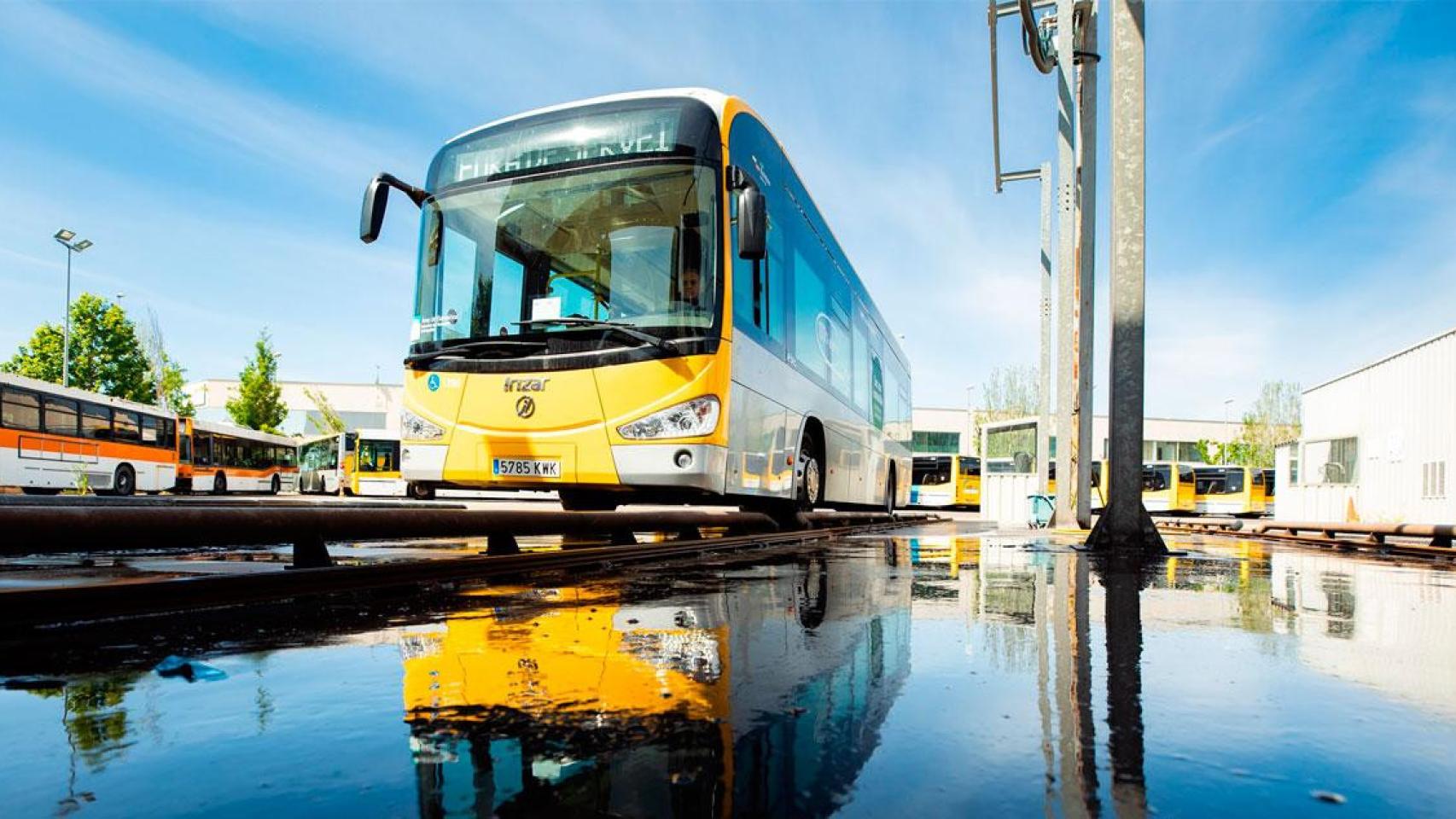 Un autobús de Tusgsal, actual operador del NitBus / CG