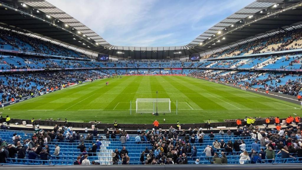 Vista panorámica del Etihad Stadium con la grada, al fondo, que será ampliada