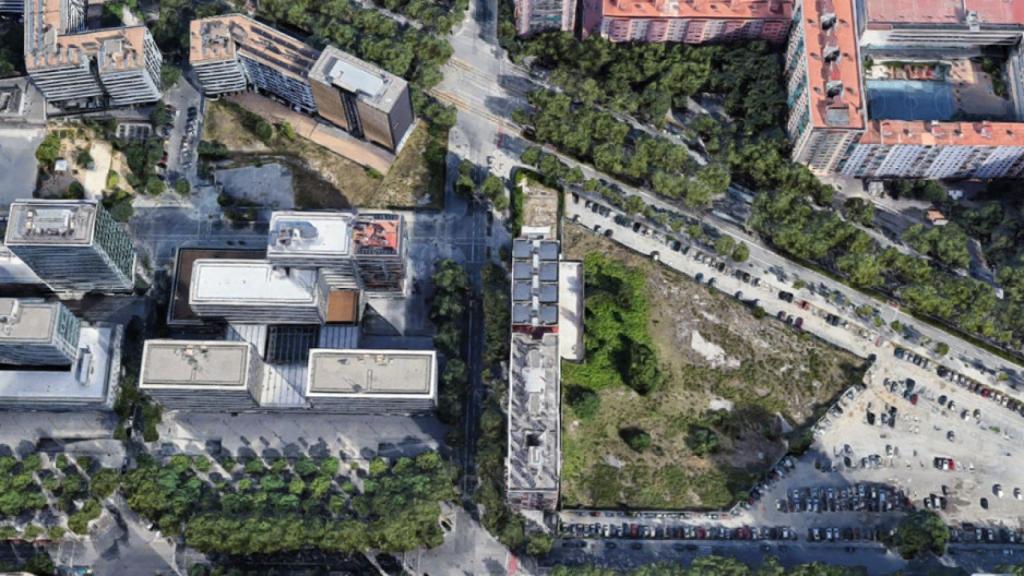 Solar donde está proyectada la nueva sede de la Cámara de Comercio de Barcelona