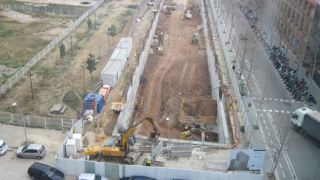 Solar en obras donde se ubicará el edificio de oficinas de Colonial / EUROPA PRESS