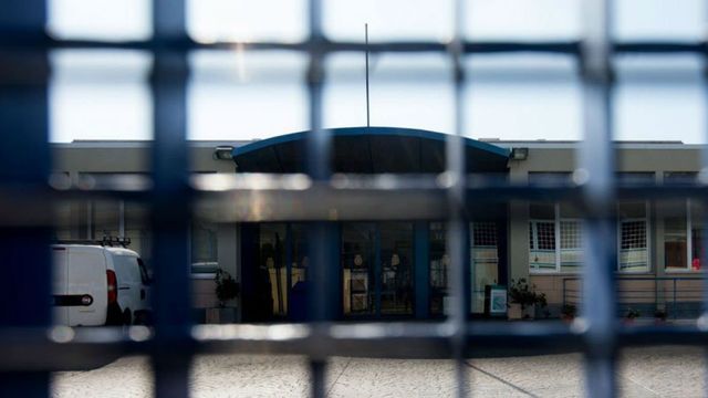 Imagen exterior del CIE en Zona Franca / EFE