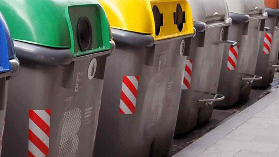 Els contenidors de reciclatge a Barcelona seran més baixos a partir d'ara / AMB