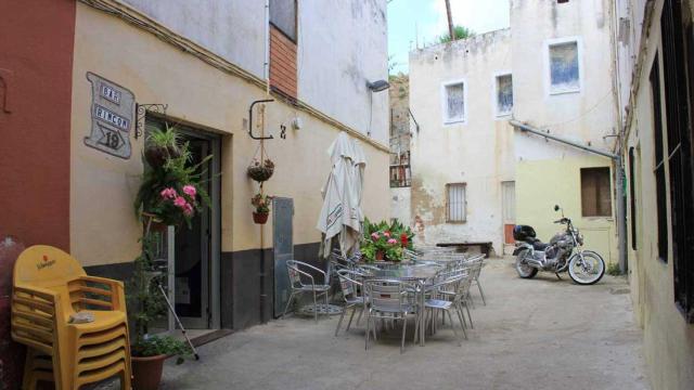 Una de las calles del barrio de la Clota