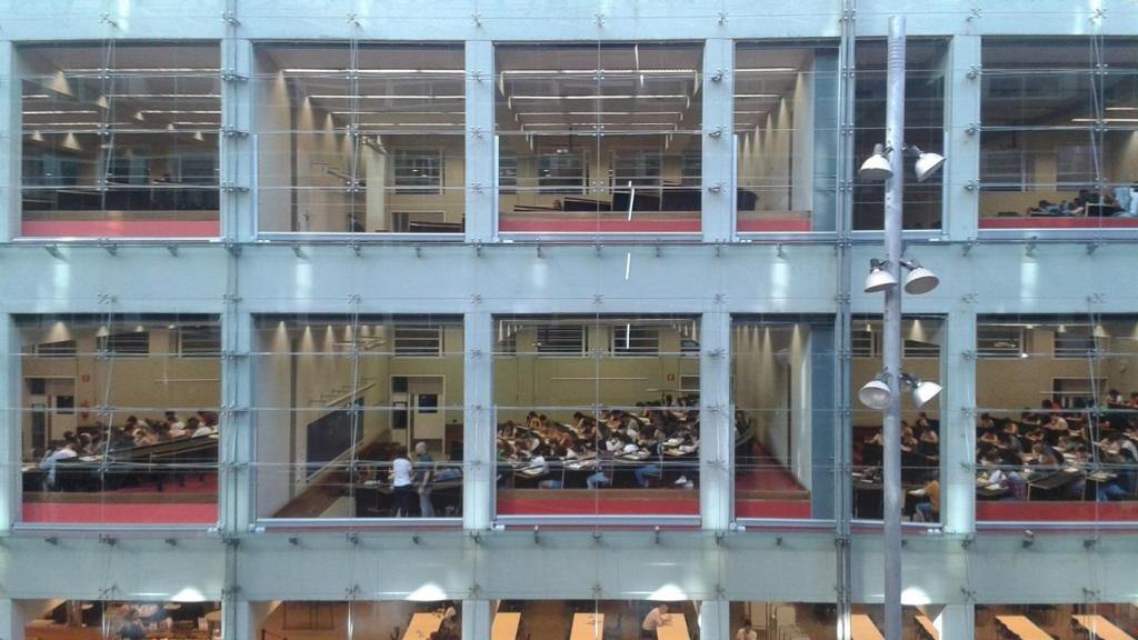 Alumnes realitzant l'examen de selectivitat / EUROPA PRESS