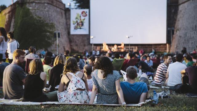 Sala Montjuïc, el cine al aire libre más popular de la ciudad / Sala Montjuïc