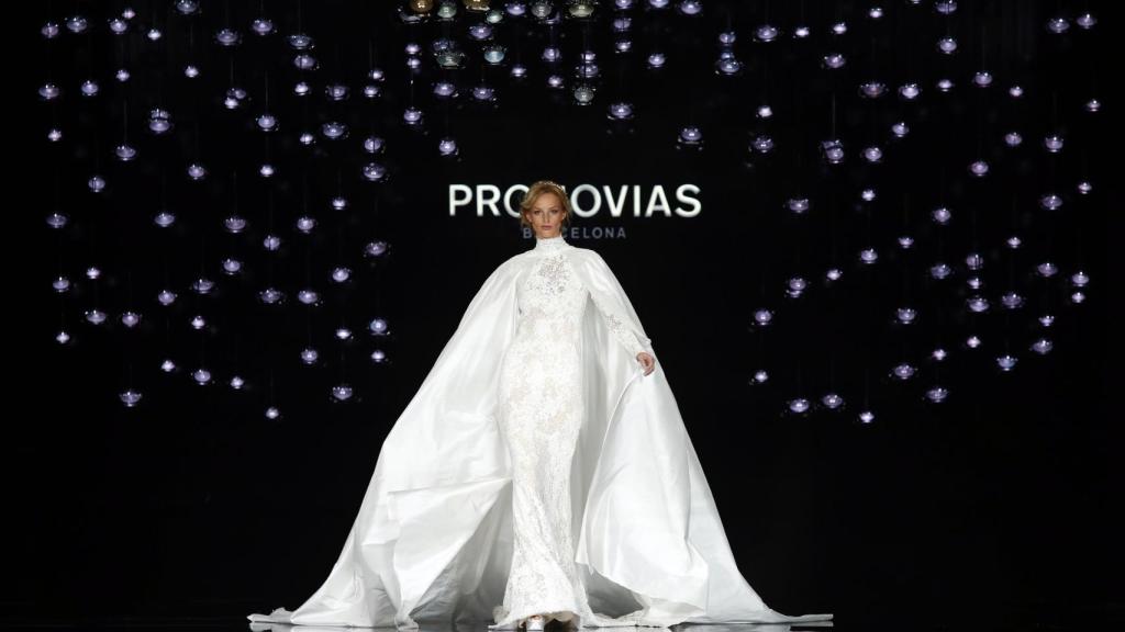 Desfilada de Pronovias a la Barcelona Bridal Fashion Week / EFE - Quique García