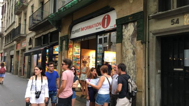 Cae el número de turistas que se alojan en hoteles en Barcelona  / PABLO ALEGRE