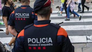 Pelea multitudinaria con machetes en Sant Martí: cuatro heridos, algunos menores