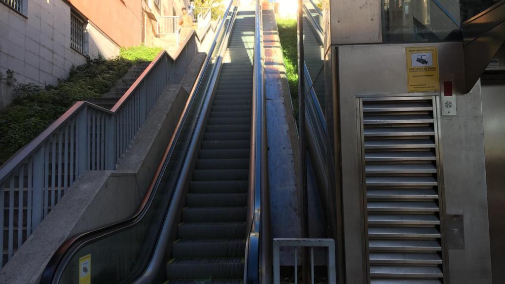 Escaleras en una imagen de archivo  / AROA ORTEGA