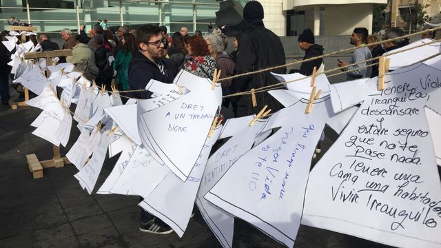 Acto reivindicativo en favor de los 'sin hogar' organizado por la Xarxa d’Atenció a Persones Sense Llar (XAPSLL) / XAVIER ADELL