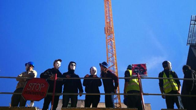 Vecinos de Poble Sec ocupan un edificio en obras en la calle Poeta Cabanyes / Ateneu Cooperatiu de Poble Sec
