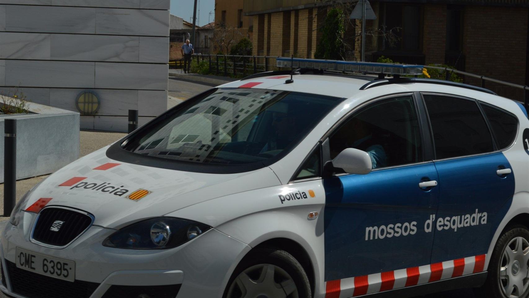 Un coche de Mossos d'Esquadra en una imagen de archivo/ EUROPA PRESS