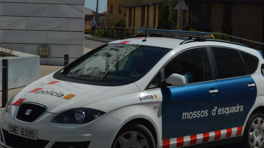 Un coche de Mossos d'Esquadra en una imagen de archivo/ EUROPA PRESS
