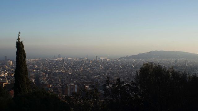 Contaminación en Barcelona / HUGO FERNÁNDEZ