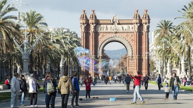 Paseo de Sant Joan, con el Arc de Triomf al fondo / ÁLVARO VENTURA