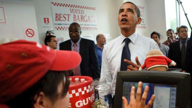 El expresidente Barack Obama, en un restaurante Five Guys (Getty images)