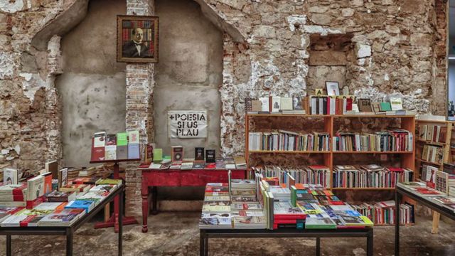 Una de estas librerías es La Calders, ubicada en el barrio de Sant Antoni